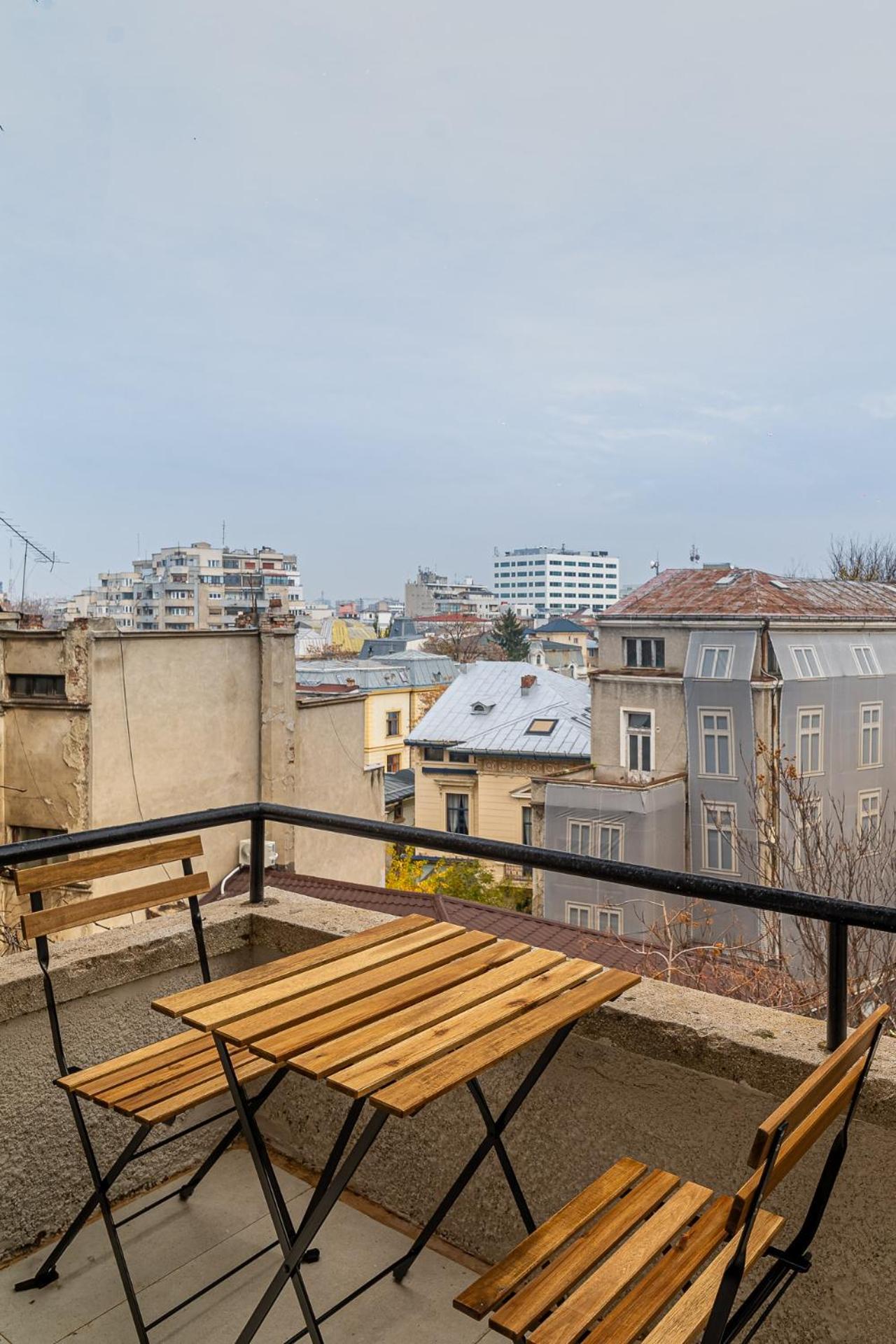 Loggia & Luxe 5Br Penthouse In Universitatii Area Bukarest Exterior foto