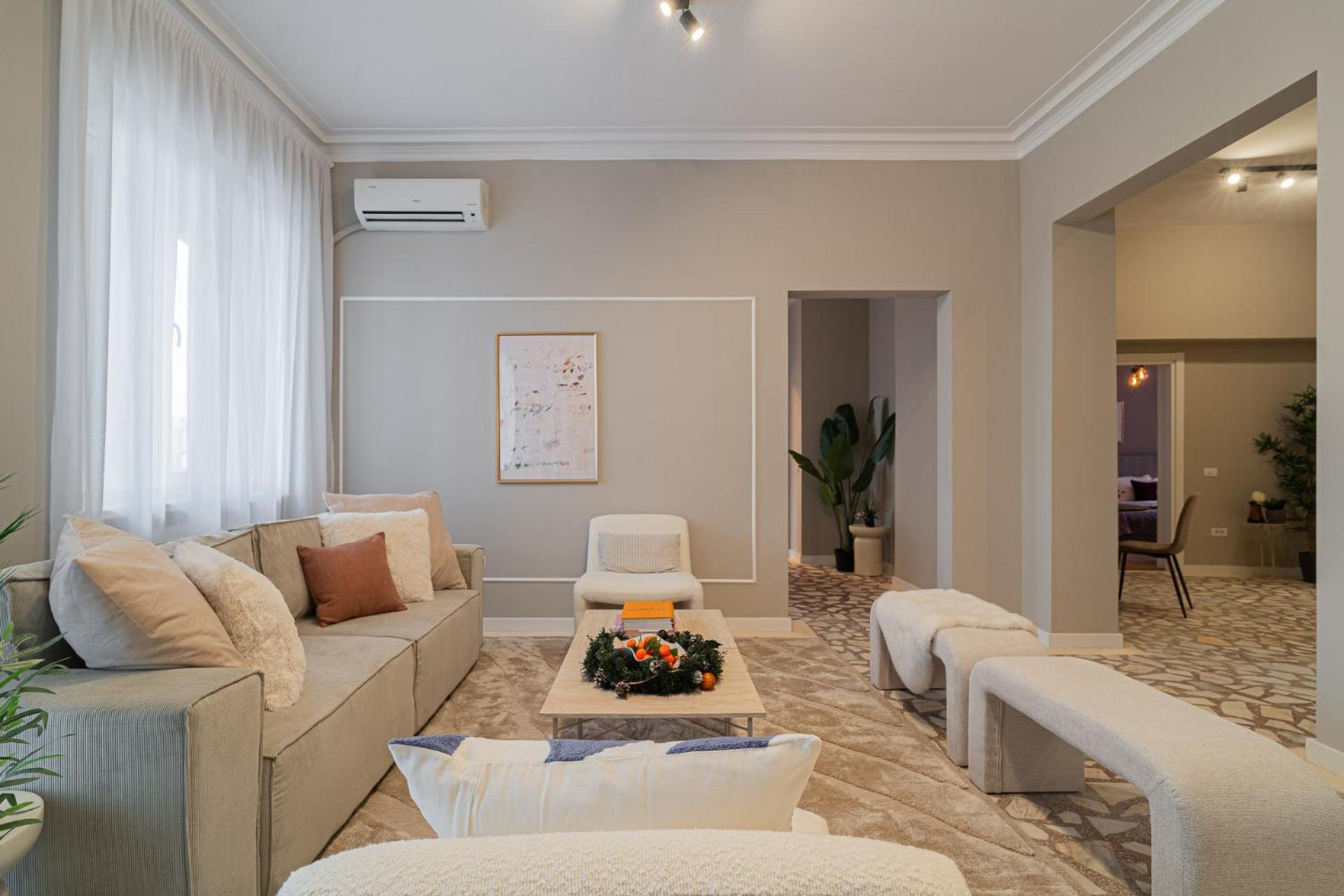 Loggia & Luxe 5Br Penthouse In Universitatii Area Bukarest Exterior foto
