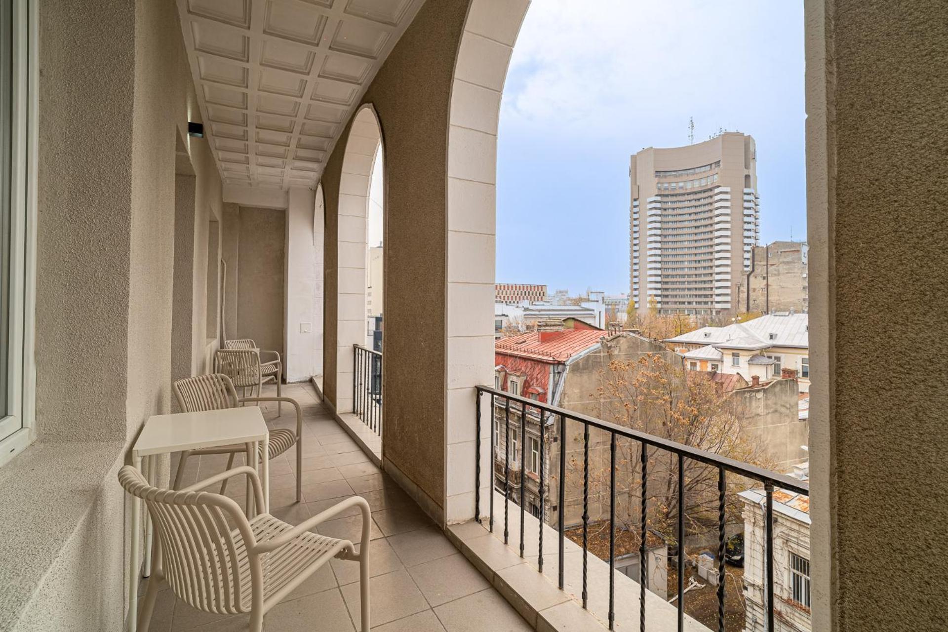 Loggia & Luxe 5Br Penthouse In Universitatii Area Bukarest Exterior foto