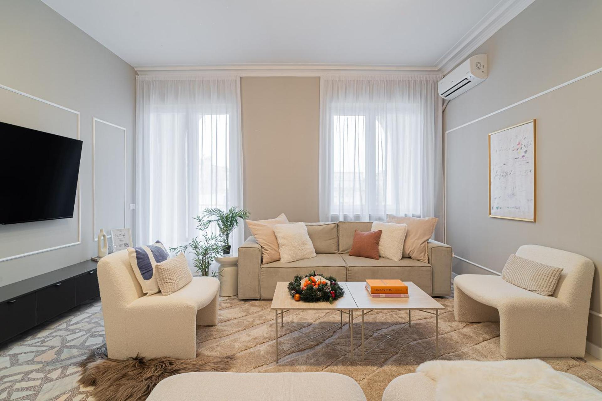 Loggia & Luxe 5Br Penthouse In Universitatii Area Bukarest Exterior foto